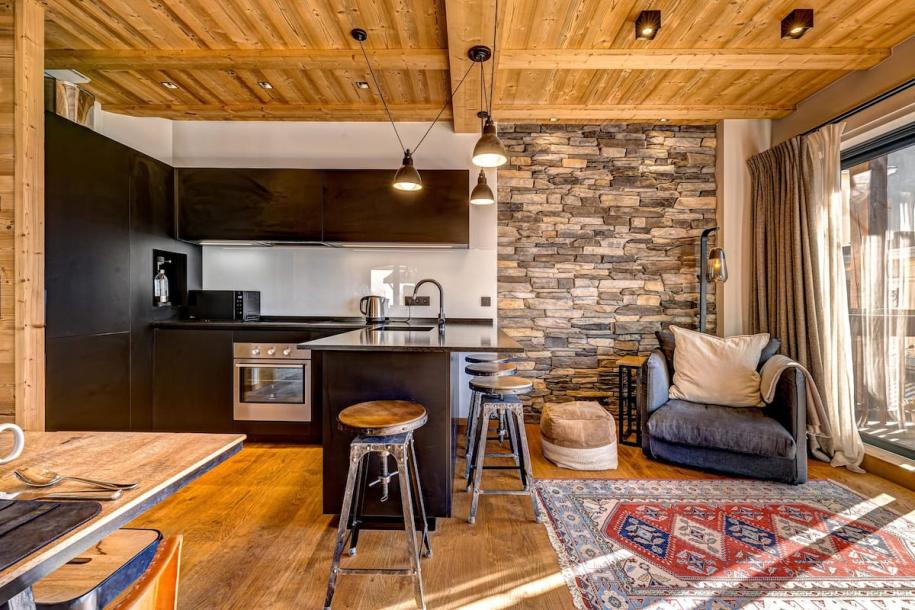 Entire rental unit in Chamonix-Mont-Blanc, France 3 guests1 bedroom3 beds1 bath-10