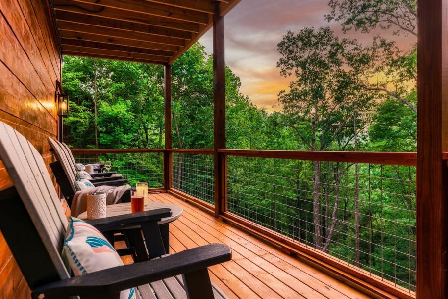 Entire cabin in Sevierville, Tennessee 6 guests2 bedrooms3 beds2 baths-19