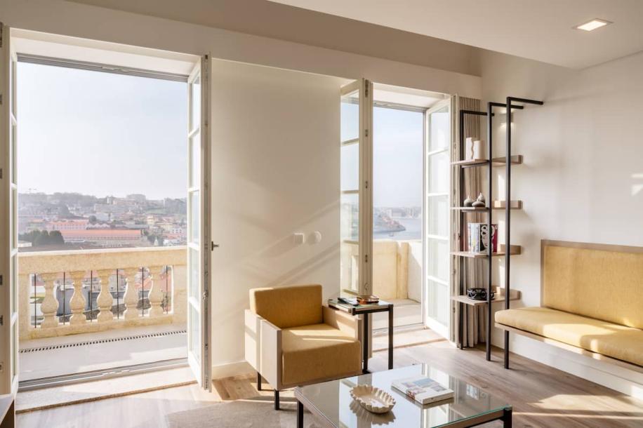 Entire rental unit in Vila Nova de Gaia, Portugal 2 guests1 bedroom1 bed1 bath-6