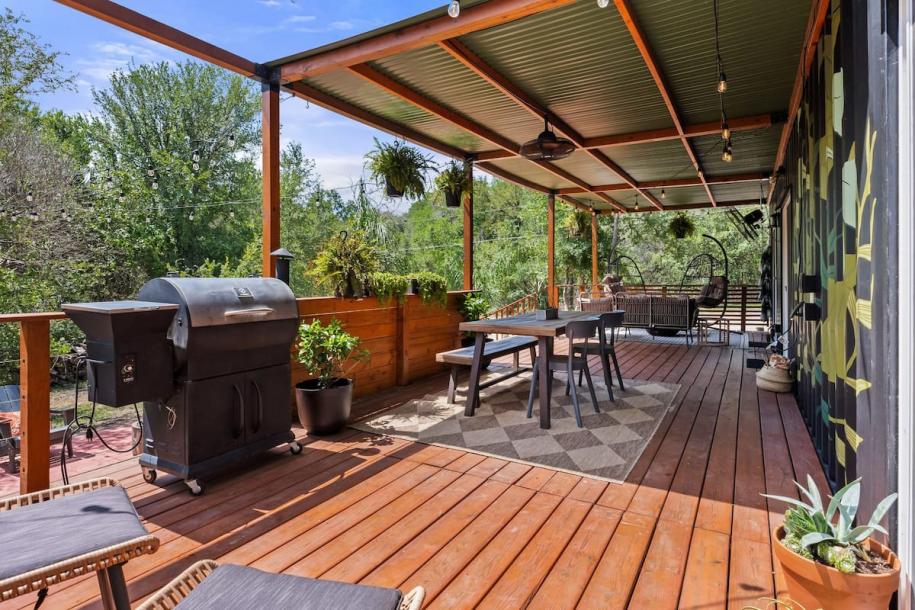 Shipping container in Austin, Texas 2 guests1 bedroom1 bed1 bath-3