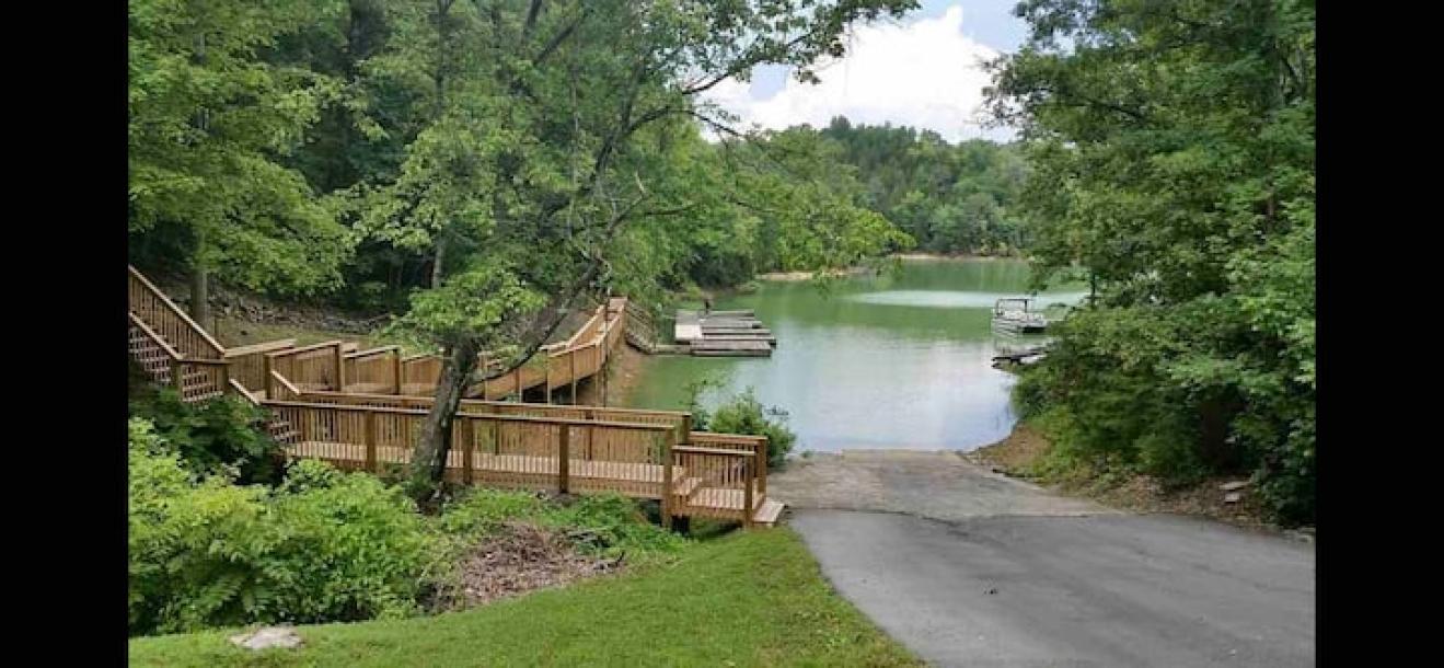 Entire cabin in Sevierville, Tennessee 4 guests2 bedrooms2 beds2 baths-2