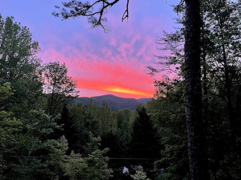 Entire cabin in Dahlonega, Georgia 6 guests3 bedrooms3 beds2 baths-17