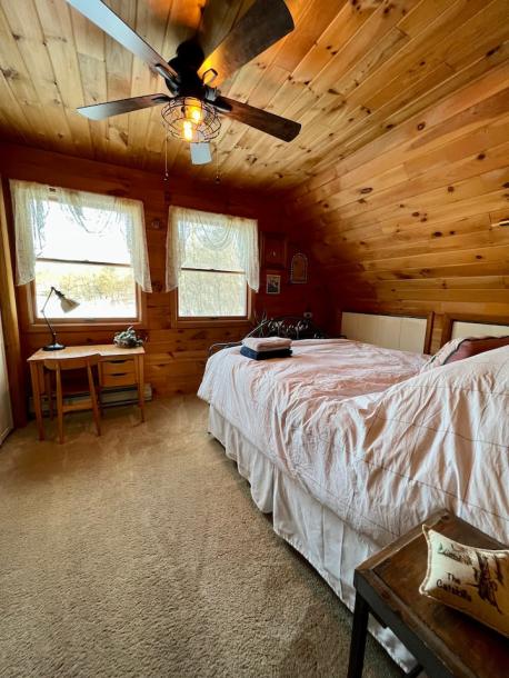 Entire cabin in Ferndale, New York 6 guests3 bedrooms4 beds2 baths-9