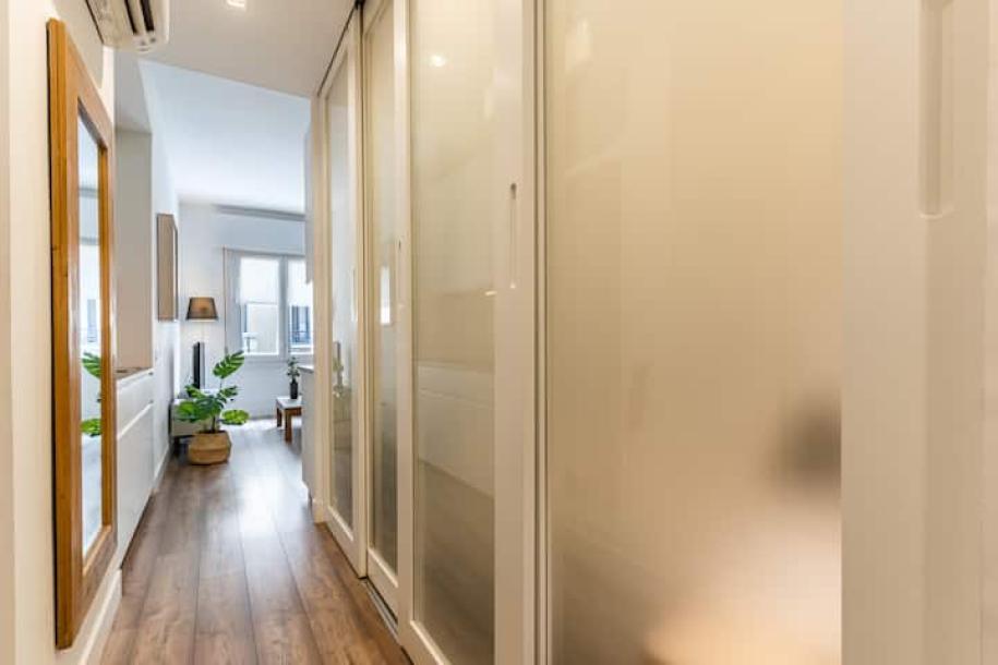 Entire rental unit in Madrid, Spain 2 guests1 bedroom1 bed1 bath-2