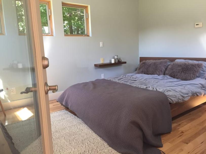 Entire home in Michigan City, Indiana 4 guests2 bedrooms2 beds2 baths-9