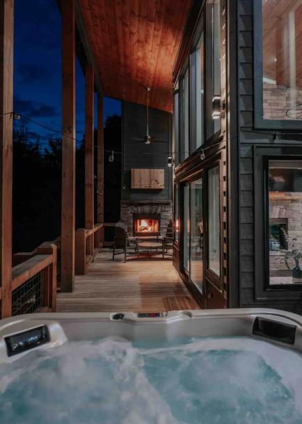 Entire cabin in Blue Ridge, Georgia 4 guests2 bedrooms2 beds2.5 baths-8