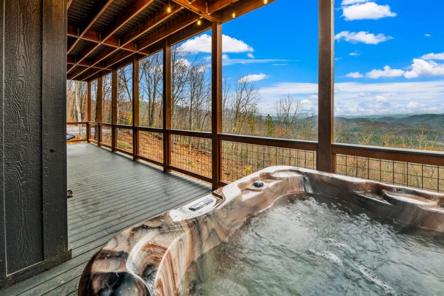 Entire cabin in Sevierville, Tennessee 8 guests3 bedrooms3 beds3.5 baths-0