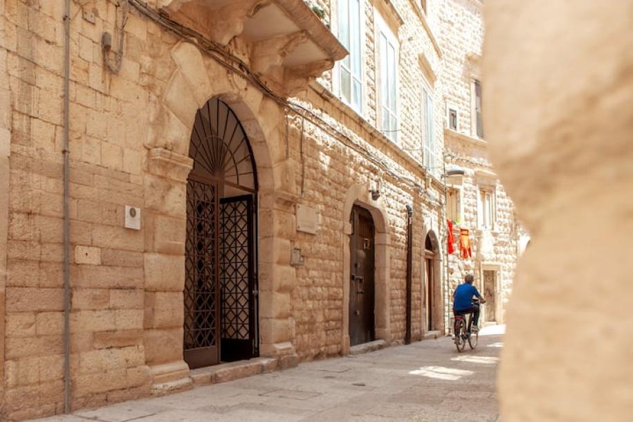Earthen home in Molfetta, Italy 4 guests1 bedroom3 beds1 bath-7