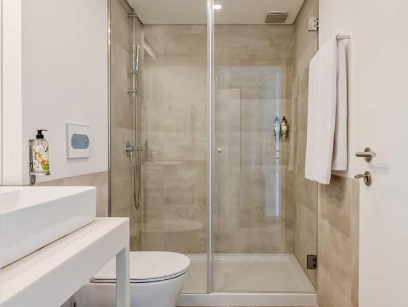 Entire rental unit in Vila Nova de Gaia, Portugal 2 guests1 bedroom1 bed1 bath-11