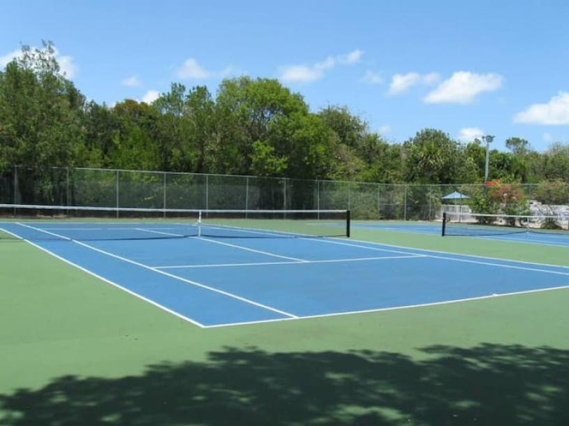 Entire condo in Tavernier, Florida 5 guests2 bedrooms4 beds2 baths-18