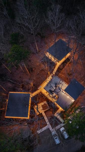 Treehouse in Sevierville, Tennessee 16+ guests4 bedrooms10 beds4 baths-18
