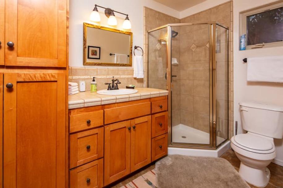 Entire chalet in Three Rivers, California 2 guests1 bedroom1 bed1 bath-5