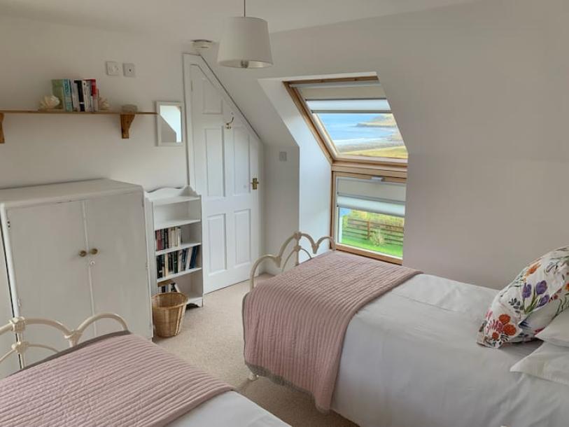Entire cottage in Staffin, United Kingdom 4 guests2 bedrooms3 beds1.5 baths-10