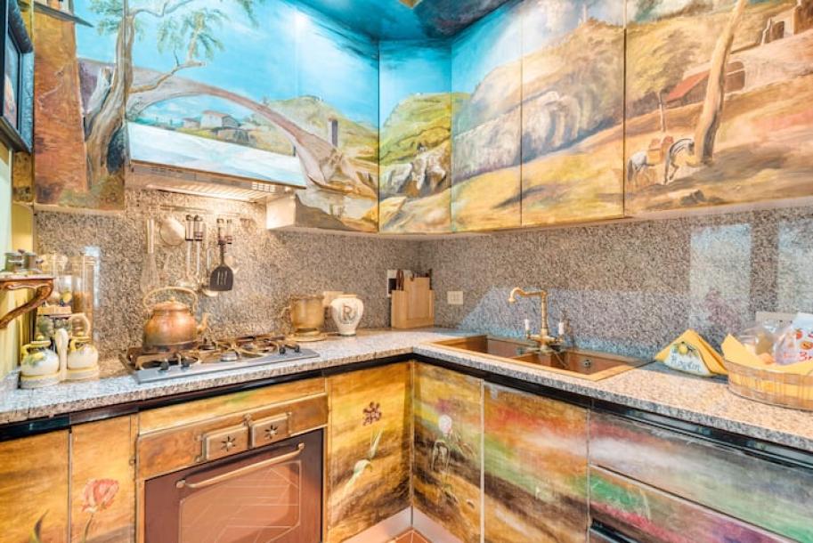 Entire rental unit in Florence, Italy 3 guests1 bedroom2 beds2 baths-11