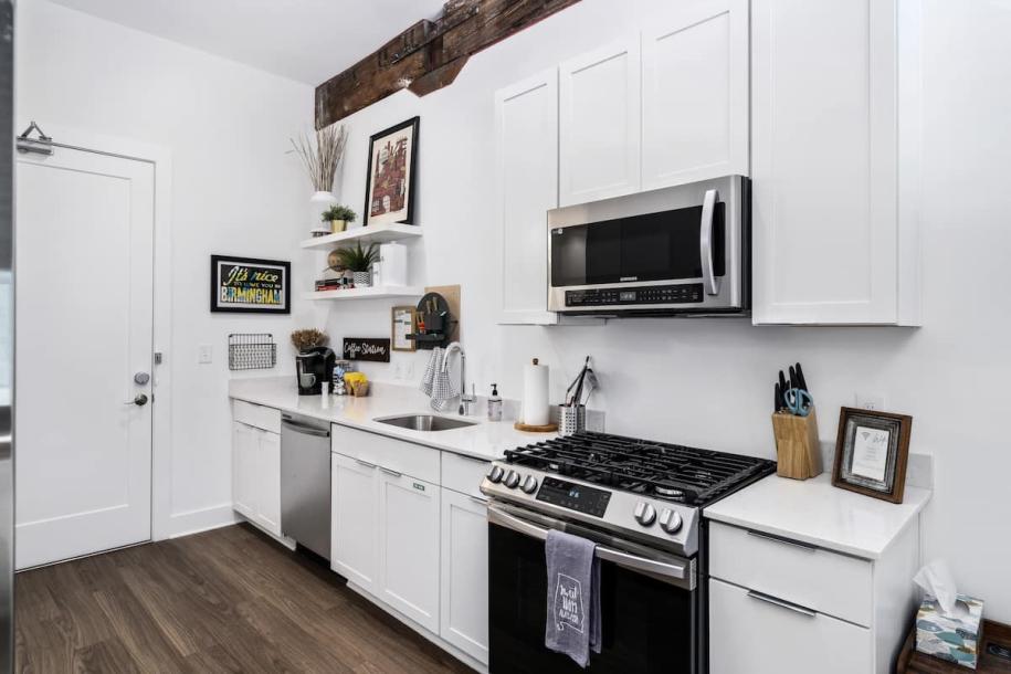 Entire condo in Birmingham, Alabama 2 guests1 bedroom1 bed1 bath-8