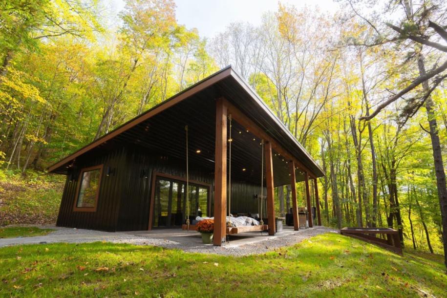 Entire cabin in Laurelville, Ohio 2 guests1 bedroom1 bed1 bath-0