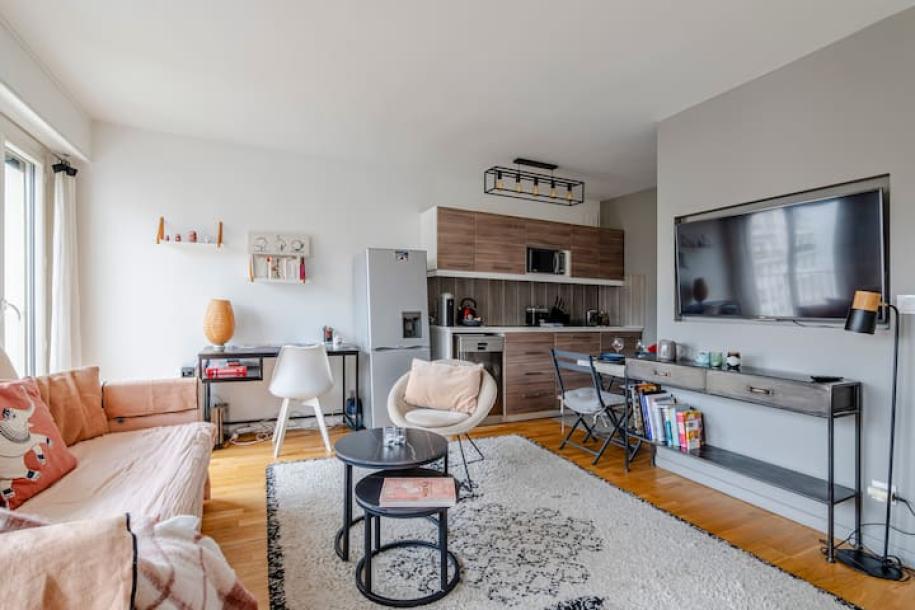 Entire rental unit in Paris, France 2 guestsStudio1 bed1 bath-13