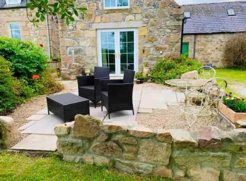 Entire cottage in Aberlour, United Kingdom 2 guests1 bedroom1 bed1 bath-5
