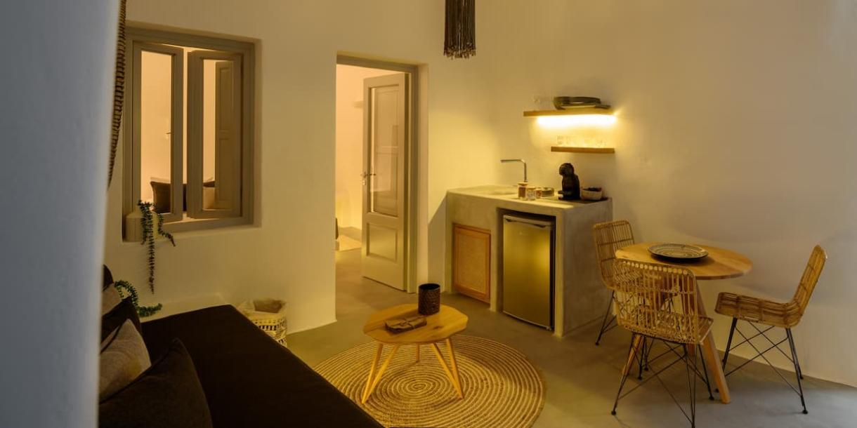 Cycladic home in Pirgos Kallistis, Greece 5 guests2 bedrooms3 beds1 bath-10