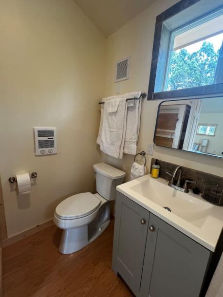 Entire guesthouse in Santa Fe, New Mexico 2 guests1 bedroom2 beds1 bath-10
