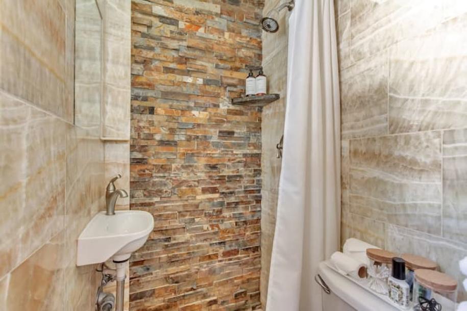 Treehouse in Park City, Utah 2 guests1 bedroom1 bed1 bath-4