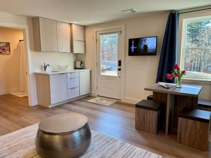 Entire guesthouse in Brewster, Massachusetts 2 guests1 bedroom2 beds1 bath-10