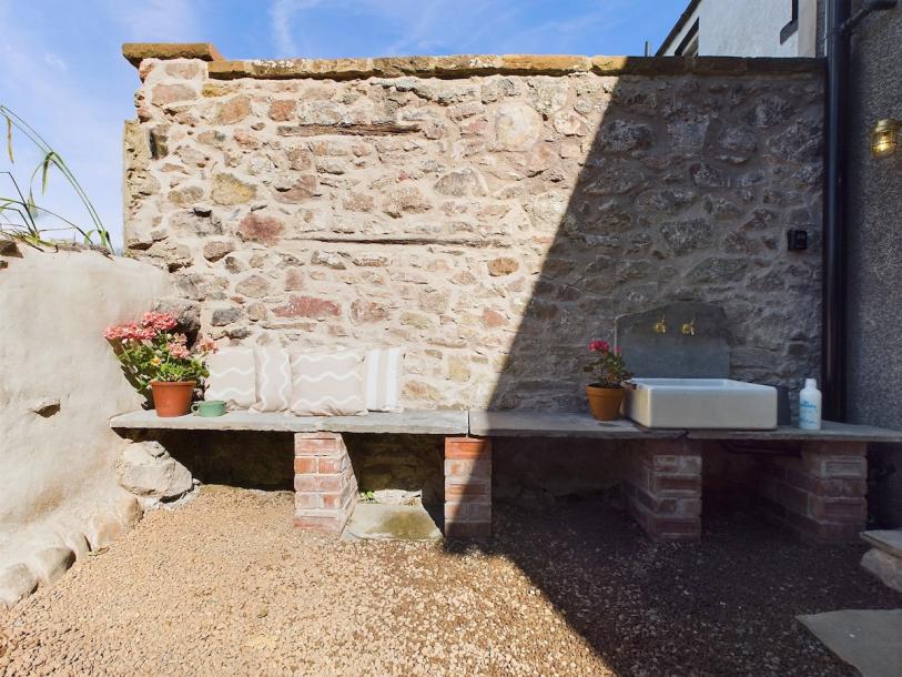 Entire cottage in Cumbria, United Kingdom 2 guests1 bedroom1 bed1 bath-5