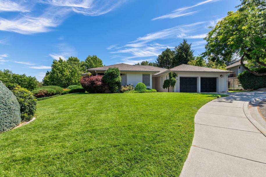 Entire home in Kennewick, Washington 6 guests3 bedrooms3 beds2 baths-17