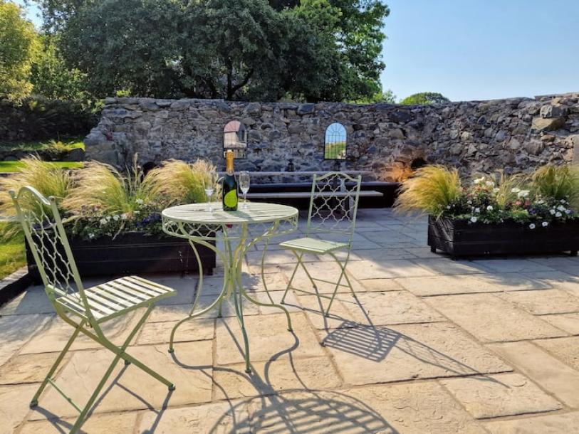 Barn in Conwy Principal Area, United Kingdom 4 guests2 bedrooms3 beds1 bath-2