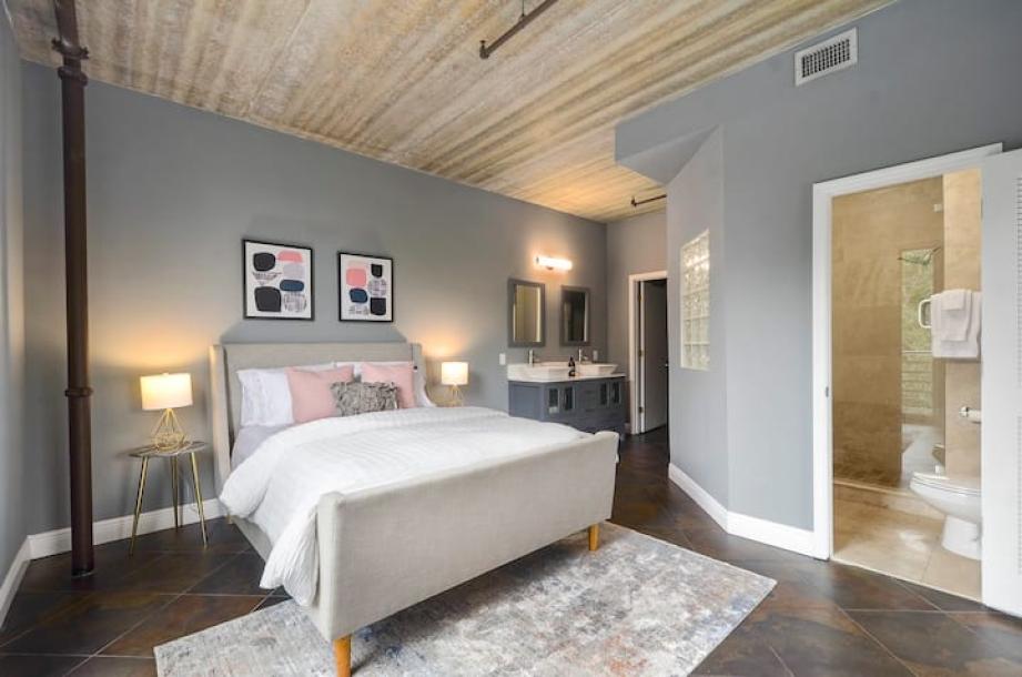 Entire loft in Orlando, Florida 2 guests1 bedroom2 beds1 bath-4
