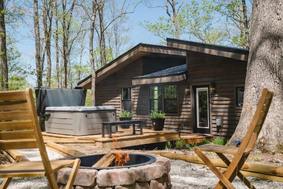 Entire cabin in Slade, Kentucky 2 guests1 bedroom1 bed1 bath-15