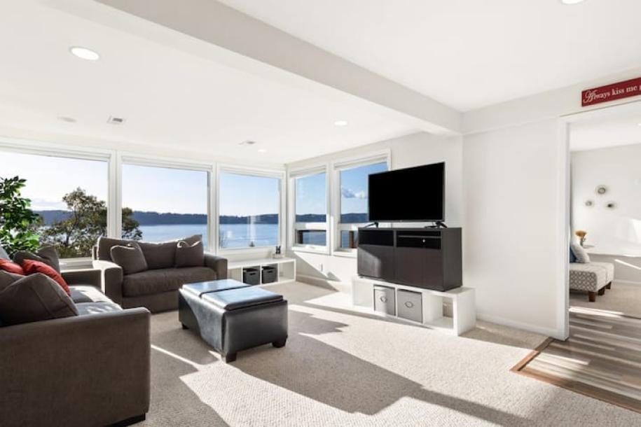 Entire guest suite in Mukilteo, Washington 3 guests1 bedroom1 bed1 bath-16