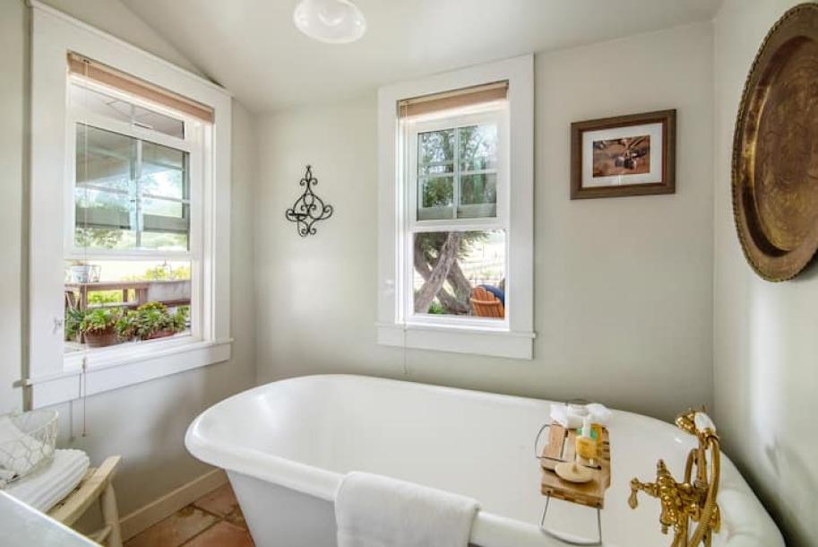 Entire cottage in Paso Robles, California 2 guests1 bedroom1 bed1 bath-8