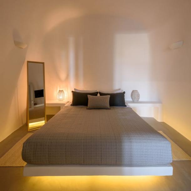 Cycladic home in Pirgos Kallistis, Greece 5 guests2 bedrooms3 beds1 bath-13