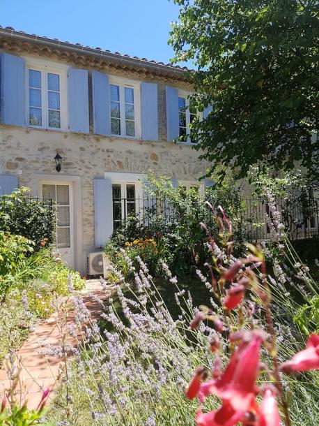 Entire home in Carcassonne, France 3 guests1 bedroom2 beds1 bath-0