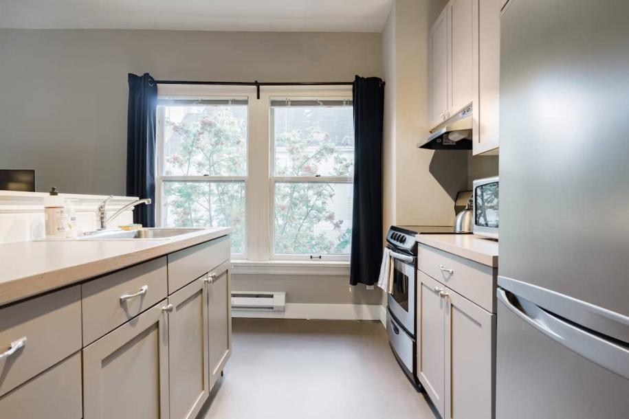 Entire rental unit in Seattle, Washington 2 guestsStudio1 bed1 bath-10