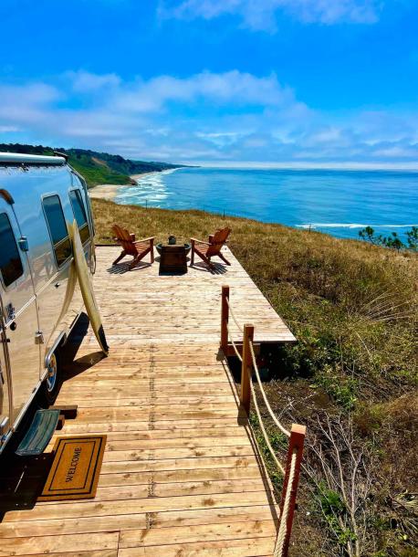 Camper/RV in Half Moon Bay, California 2 guests1 bedroom2 beds1 bath-14