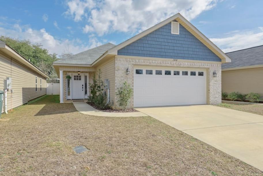 Entire home in Enterprise, Alabama 7 guests3 bedrooms5 beds2 baths-0