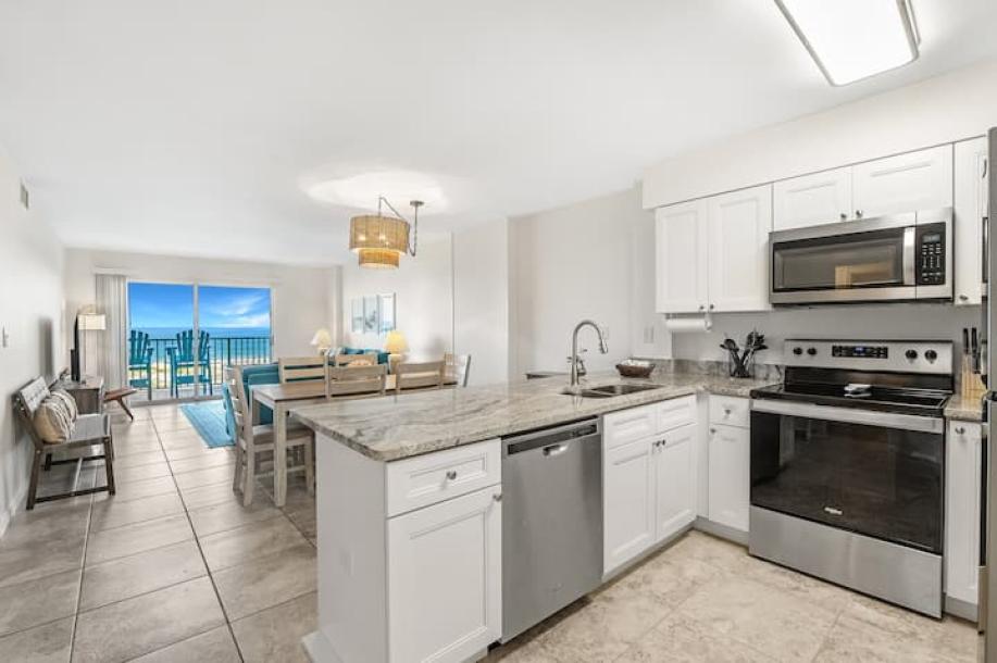 Entire condo in Gulf Shores, Alabama 6 guests2 bedrooms3 beds2 baths-4