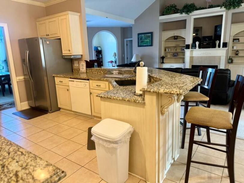 Entire home in Martinez, Georgia 8 guests4 bedrooms4 beds2 baths-2