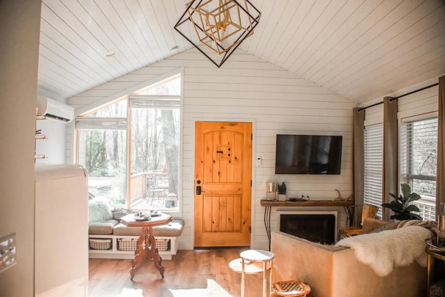 Treehouse in West Columbia, South Carolina 2 guests1 bedroom1 bed1 bath-19