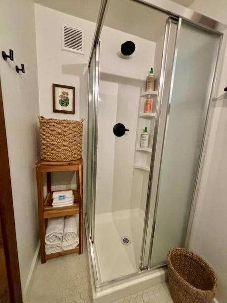 Entire guesthouse in Felton, California 2 guests1 bedroom1 bed1 bath-11