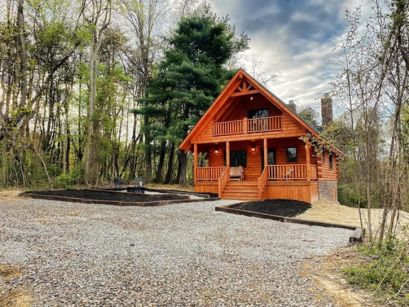 Entire cabin in Logan, Ohio 4 guests1 bedroom2 beds1 bath-0