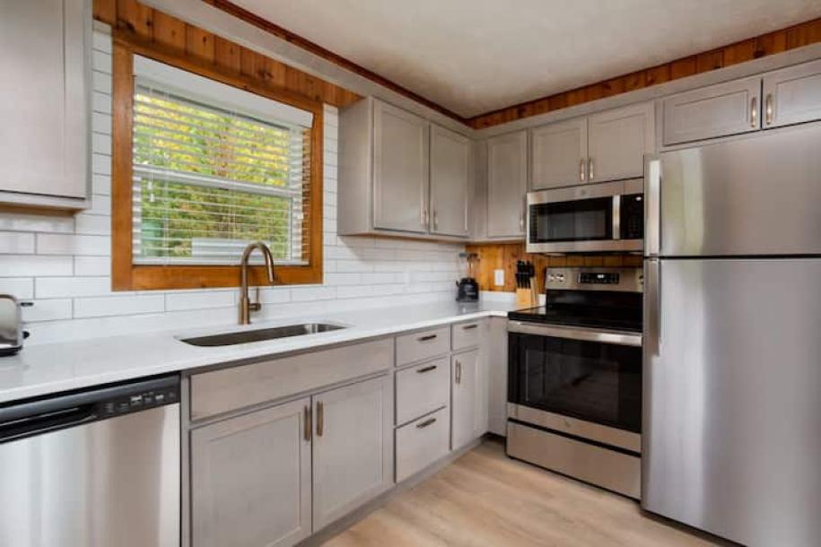 Entire cabin in Gatlinburg, Tennessee 6 guests1 bedroom3 beds1 bath-15