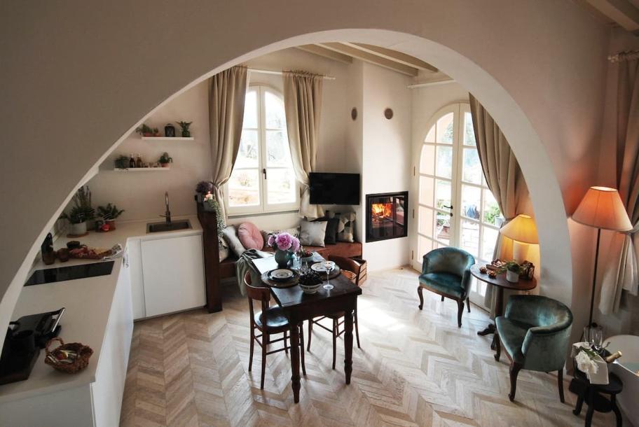 Entire home in Fiesole, Italy 2 guestsStudio1 bed1 bath-8