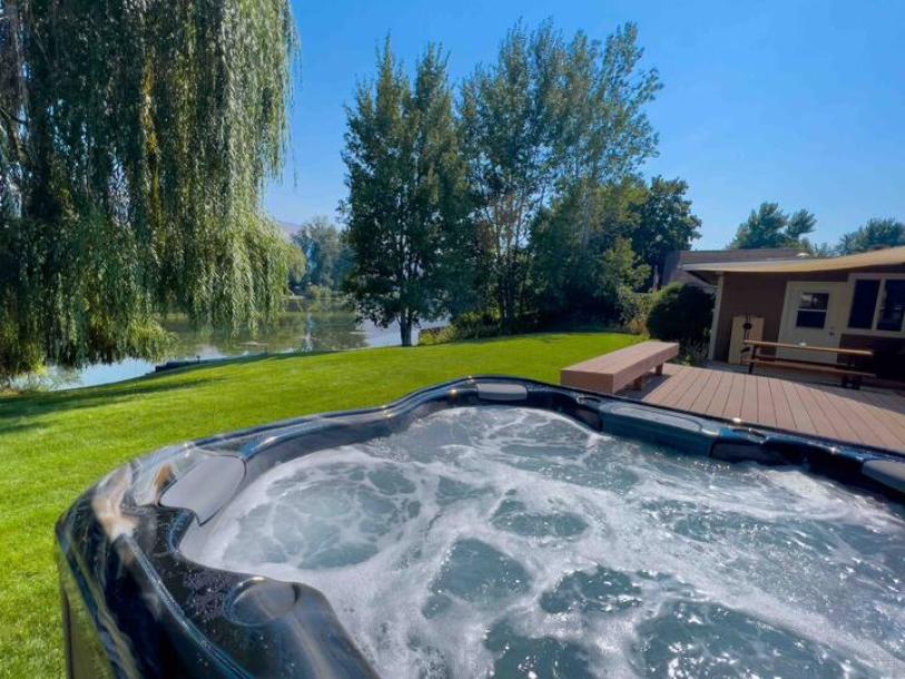 Entire home in Lolo, Montana 6 guests3 bedrooms3 beds2.5 baths-0