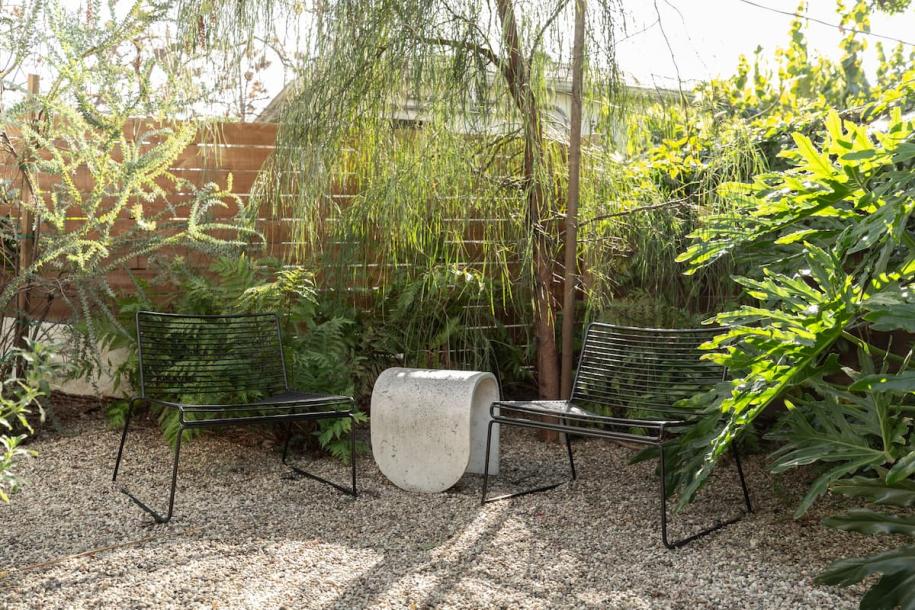 Entire guesthouse in Los Angeles, California 2 guests1 bedroom1 bed1 bath-2