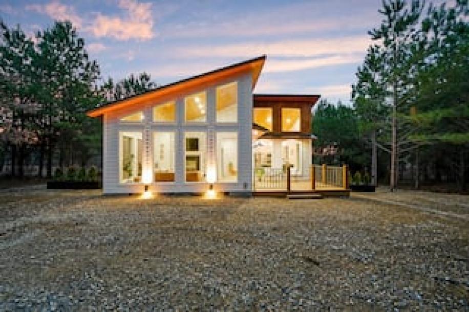 Entire cabin in Broken Bow, Oklahoma 3 guests1 bedroom1 bed1 bath-0