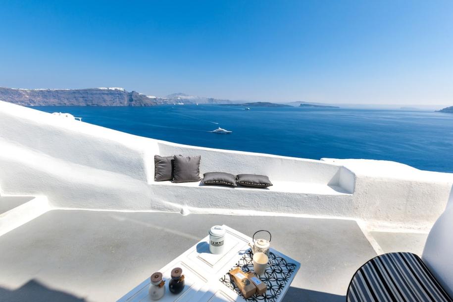 Entire home in Oia, Greece 5 guests2 bedrooms3 beds1 bath-2
