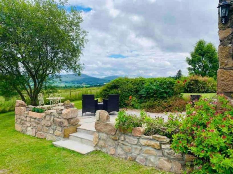 Entire cottage in Aberlour, United Kingdom 2 guests1 bedroom1 bed1 bath-4
